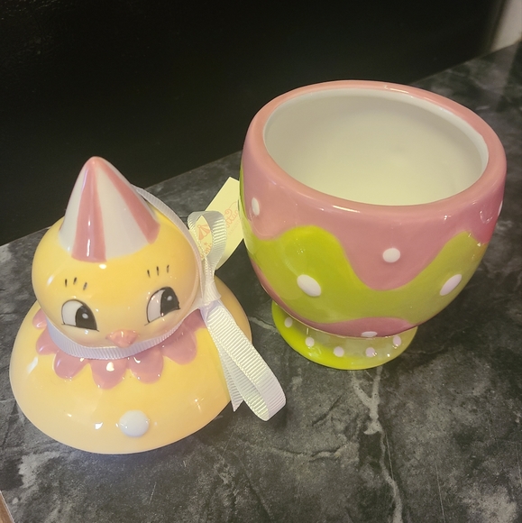Johnna Parker "Carnival Cottage" Easter Jar - Picture 2 of 3